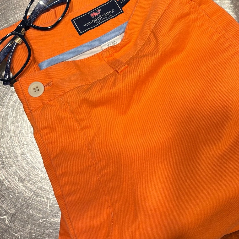 NWOT Vineyard Vines Men's pants.